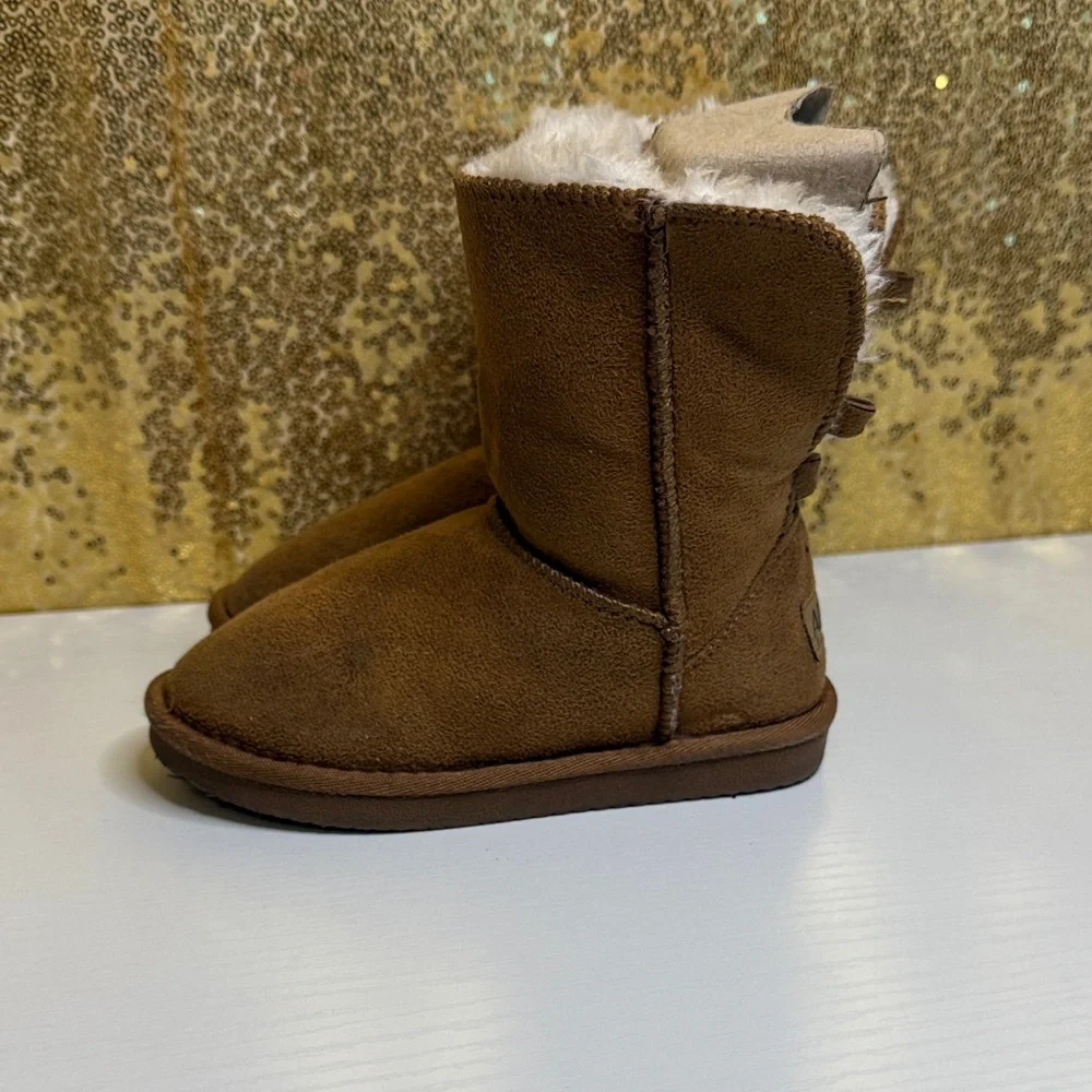 Lamo Brown Kids Boots with Cozy Lining